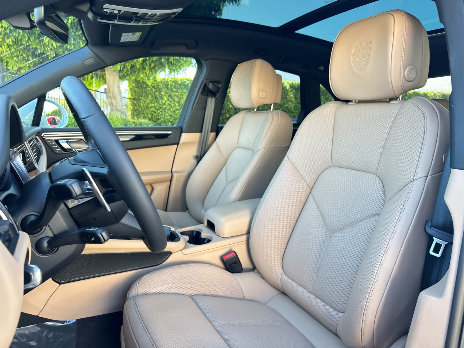 Thumbnail: 2026 Porsche Macan - 5