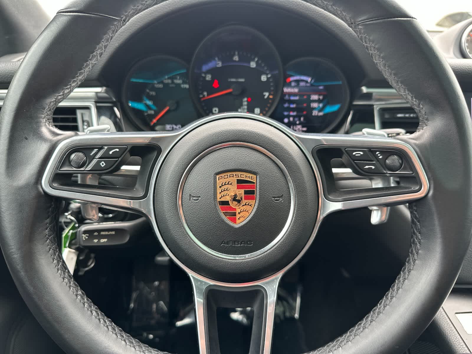 Thumbnail: 2018 Porsche Macan - 26