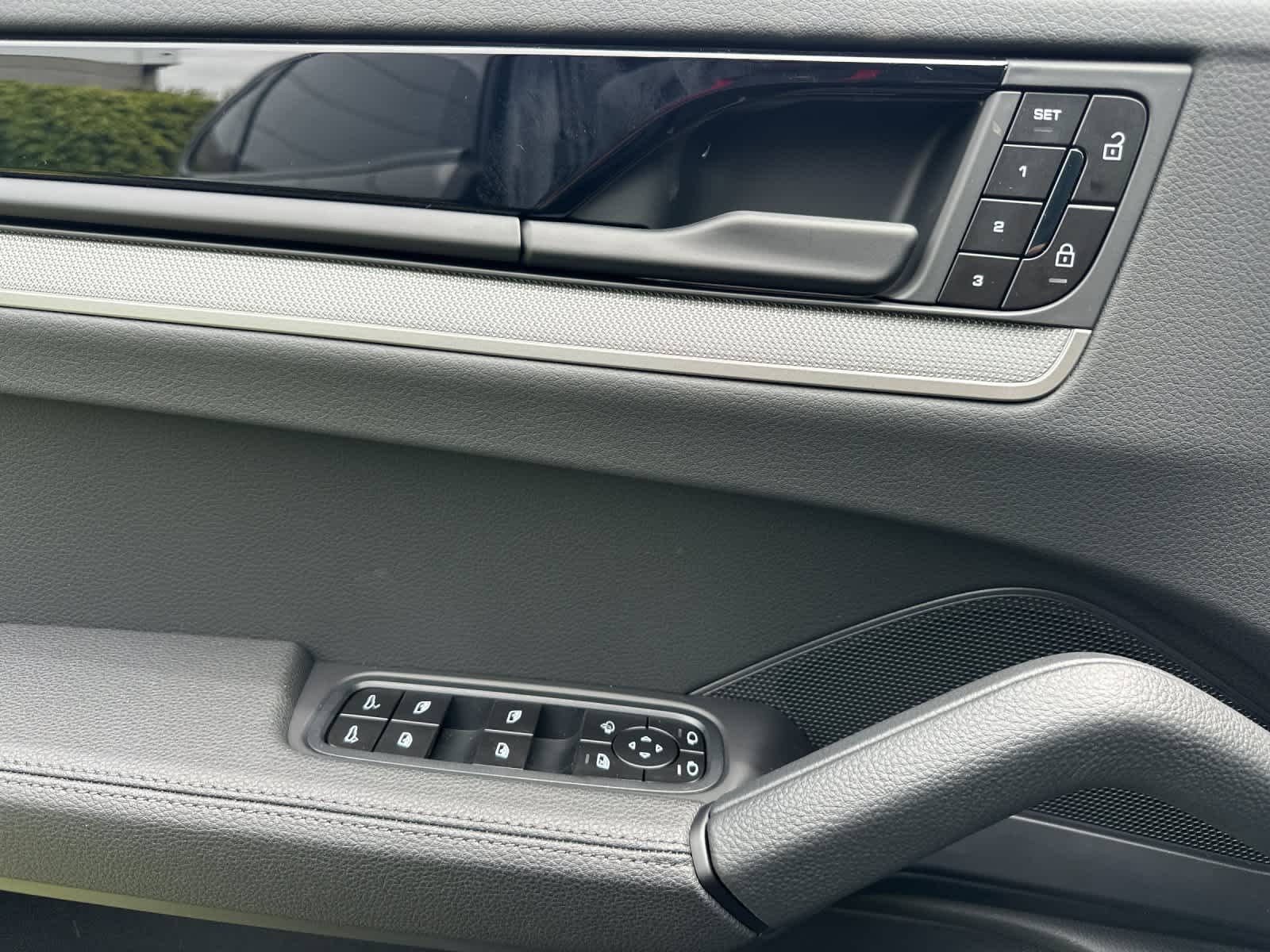 Thumbnail: 2026 Porsche Cayenne - 12