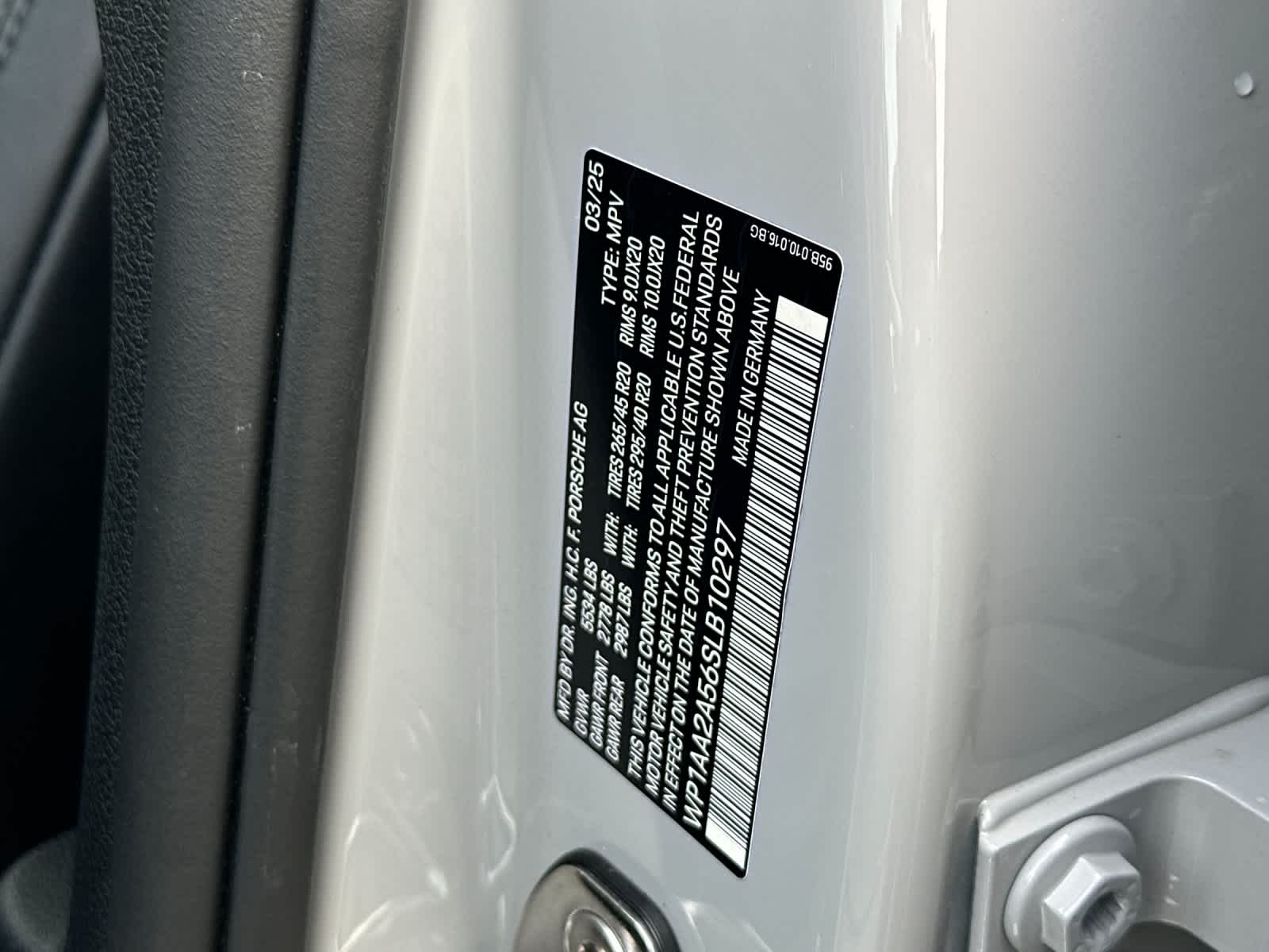 Thumbnail: 2025 Porsche Macan - 33