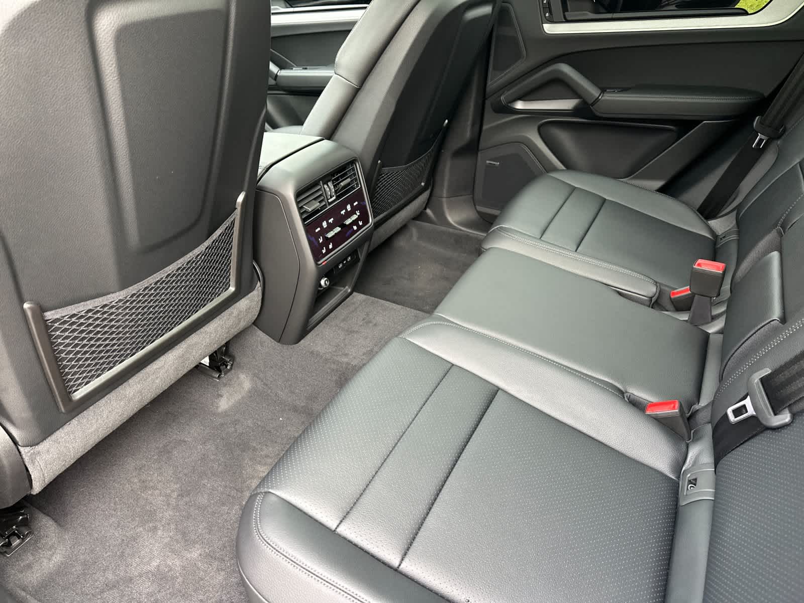 Thumbnail: 2026 Porsche Cayenne - 13