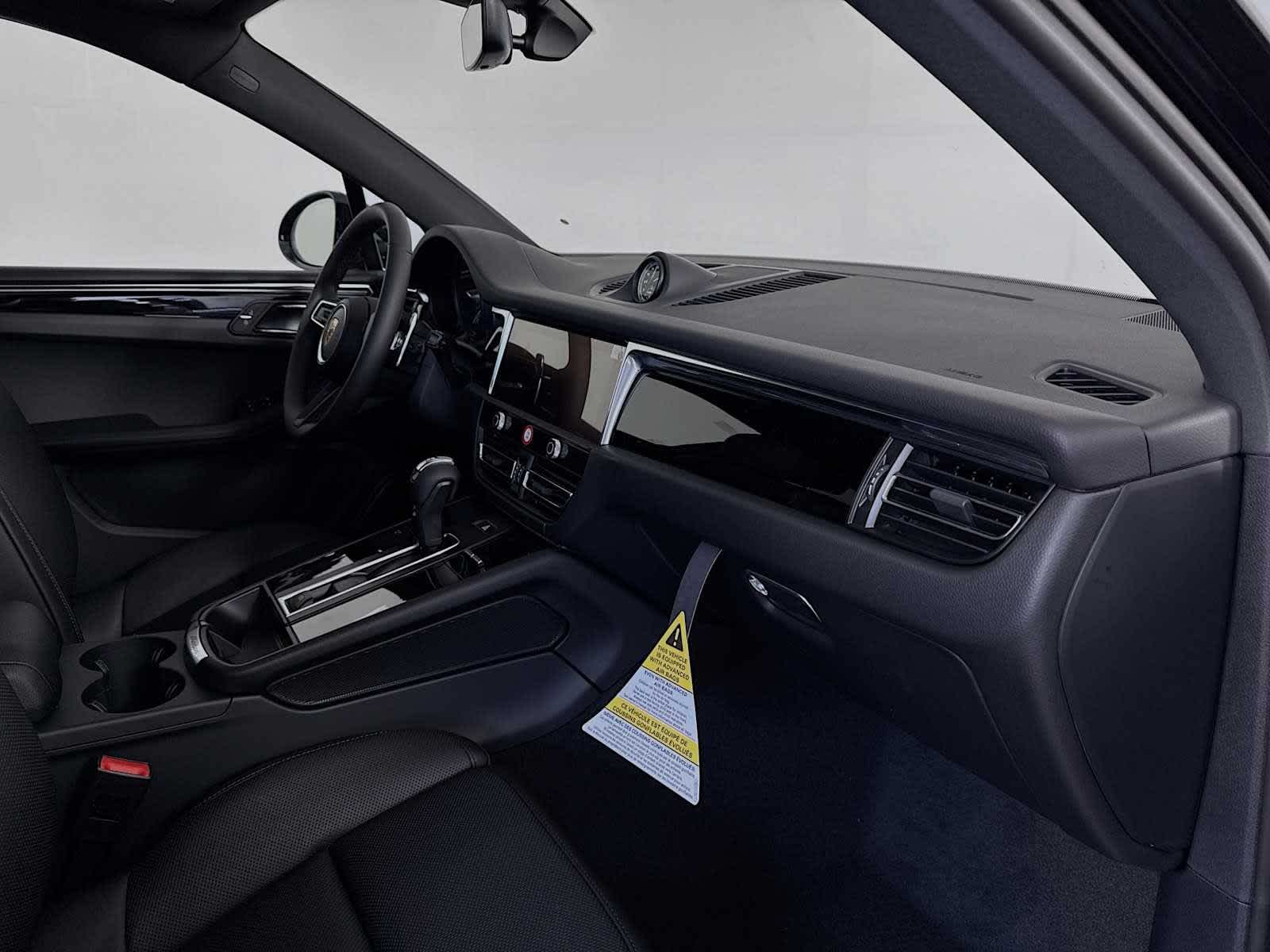 Thumbnail: 2026 Porsche Macan - 22