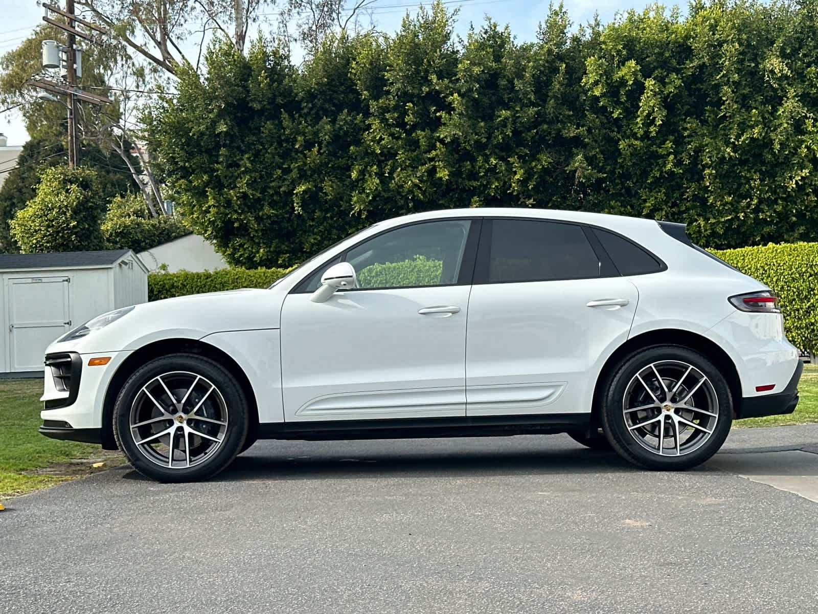 Thumbnail: 2025 Porsche Macan - 2