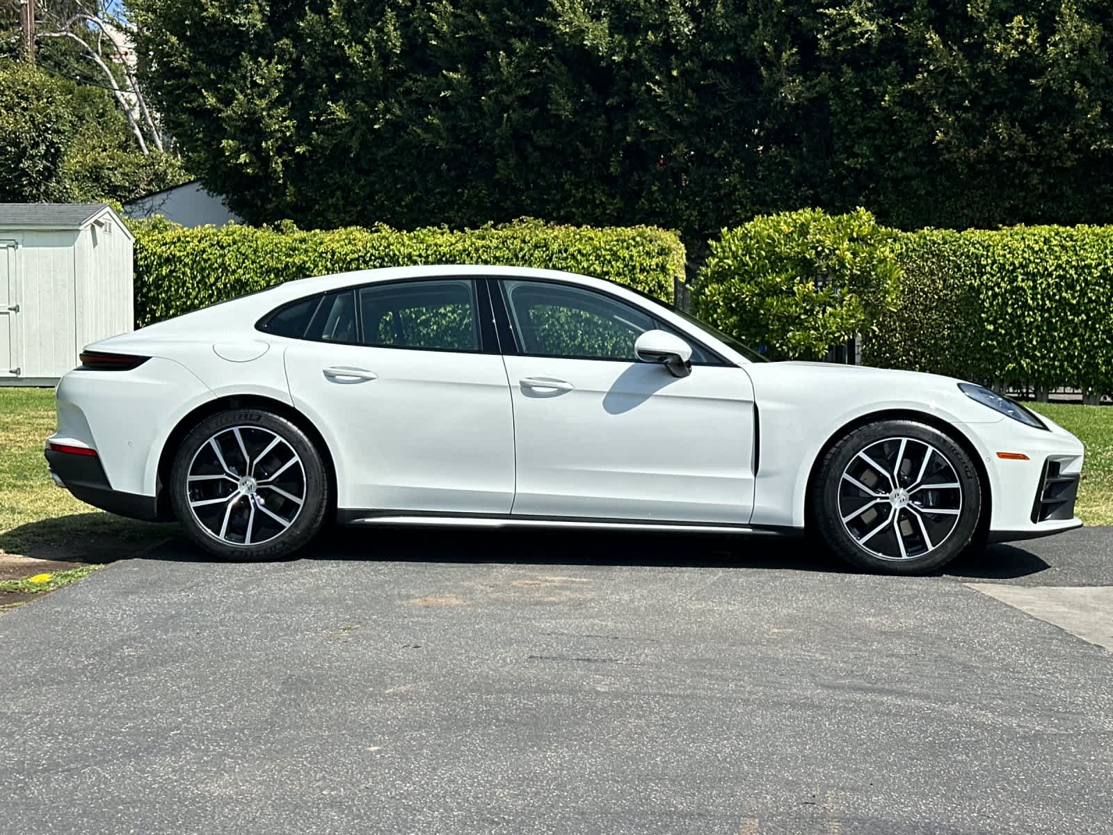 Thumbnail: 2026 Porsche Panamera - 9
