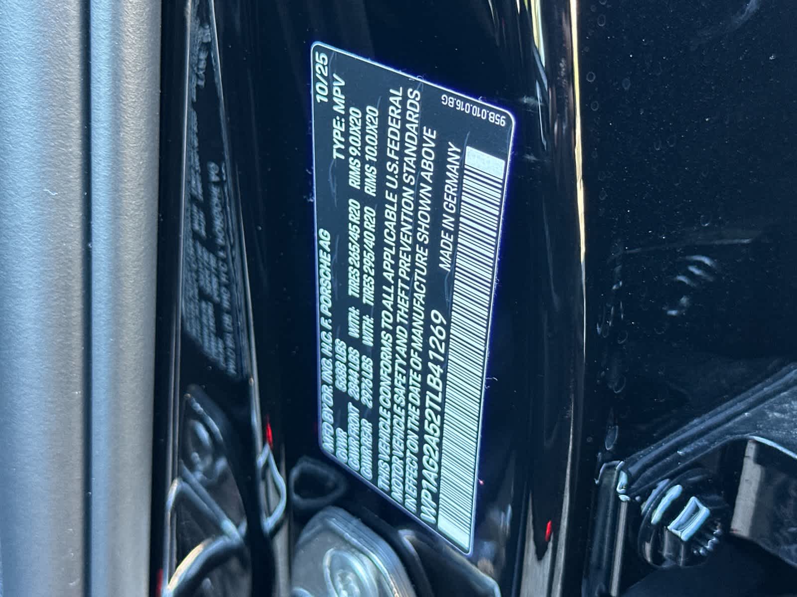 Thumbnail: 2026 Porsche Macan - 33