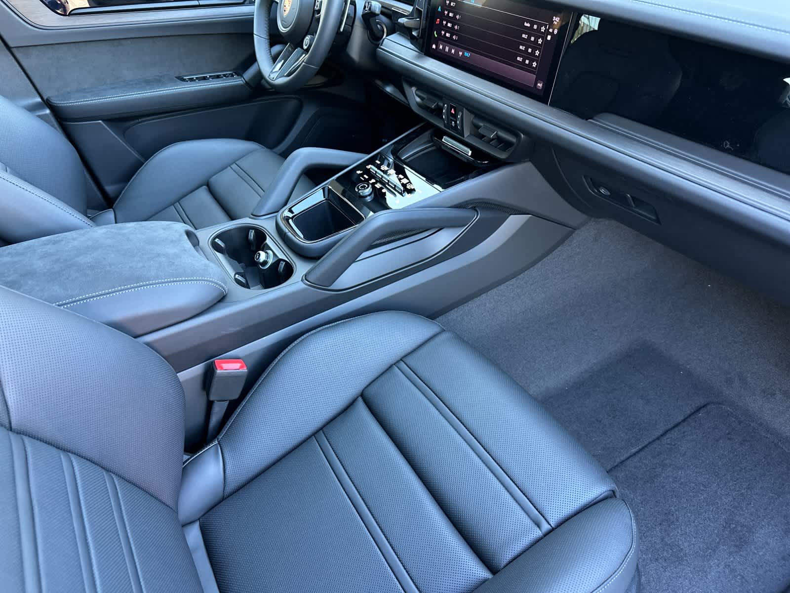 Thumbnail: 2026 Porsche Cayenne - 17