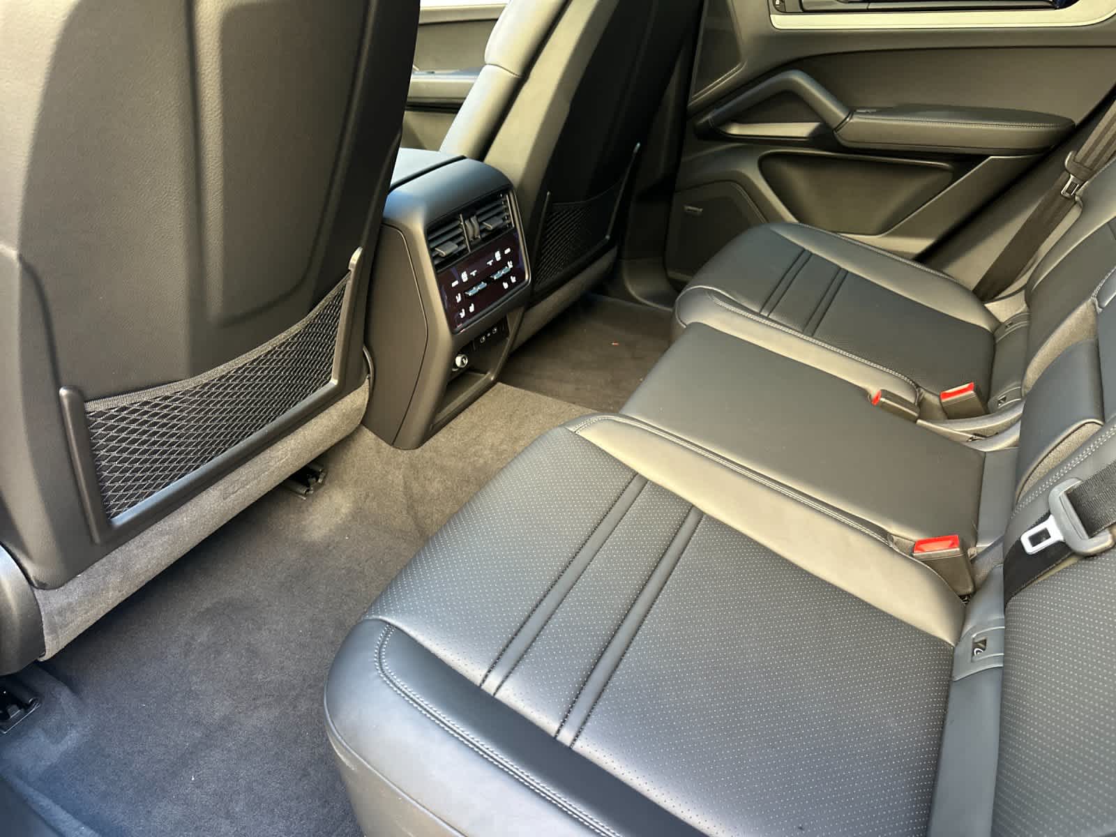 Thumbnail: 2026 Porsche Cayenne - 13