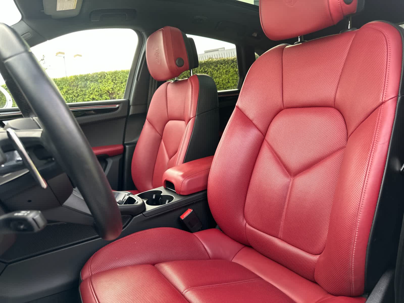 Thumbnail: 2025 Porsche Macan - 5