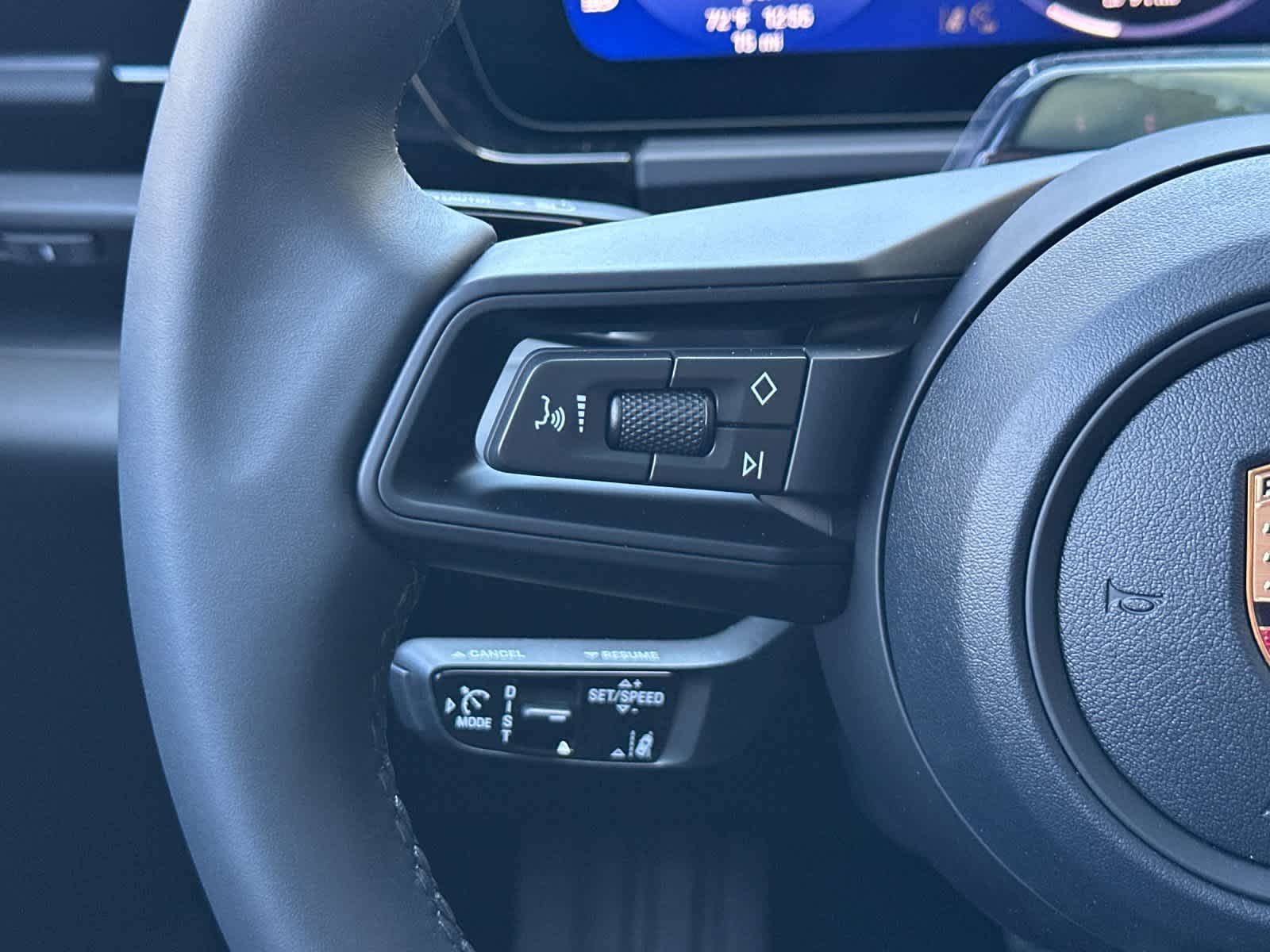 Thumbnail: 2026 Porsche Macan - 28