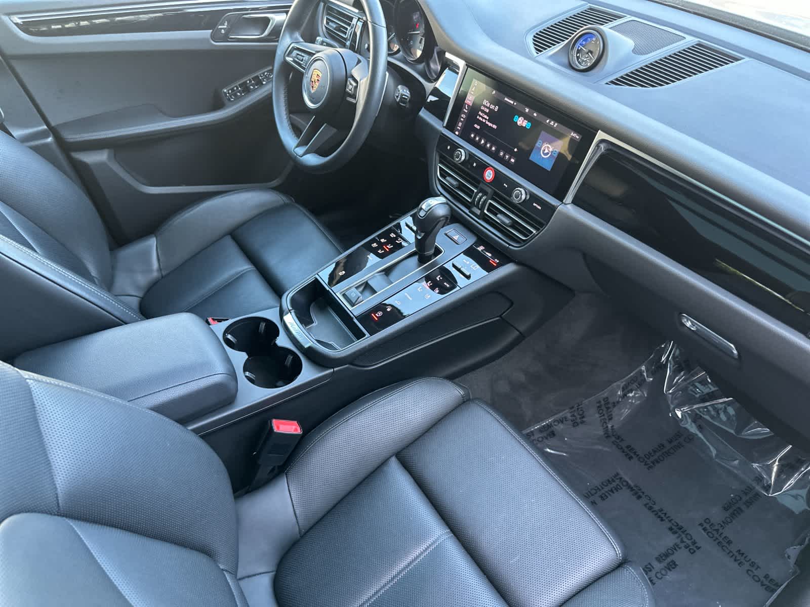 Thumbnail: 2025 Porsche Macan - 16