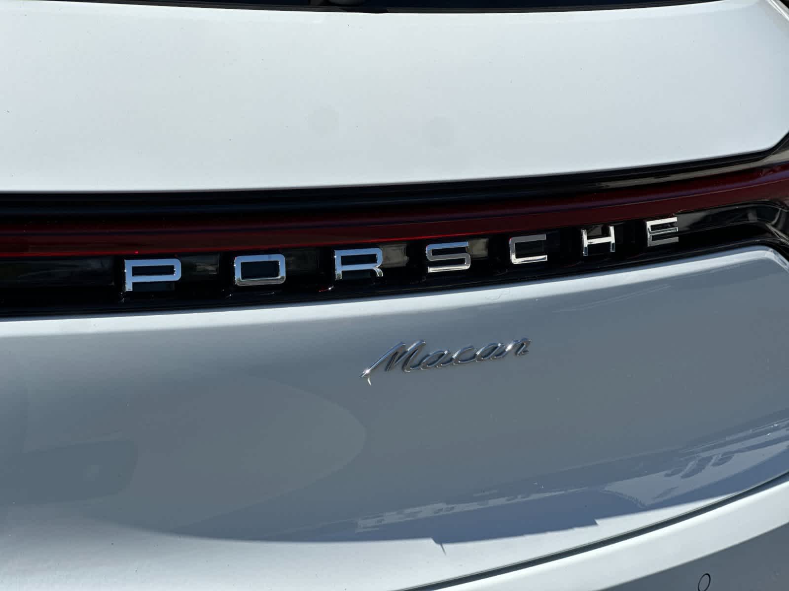 Thumbnail: 2020 Porsche Macan - 31
