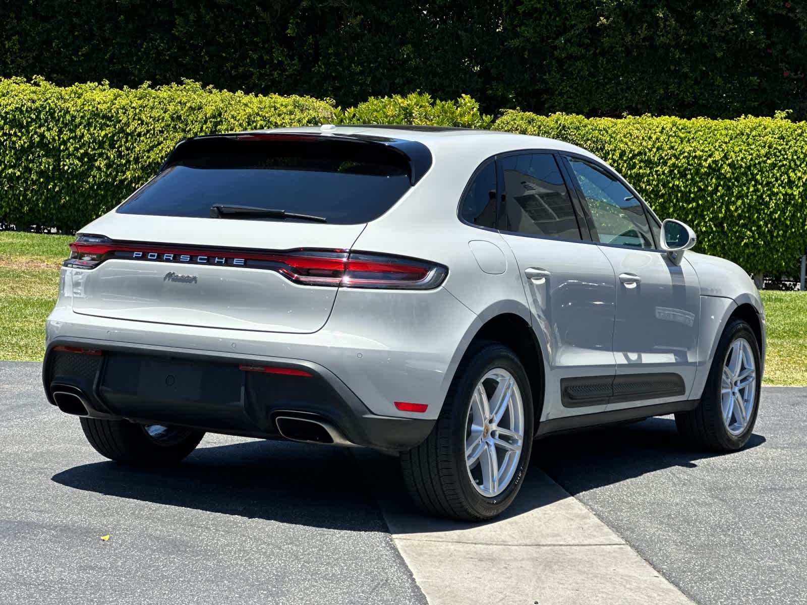 Thumbnail: 2025 Porsche Macan - 7