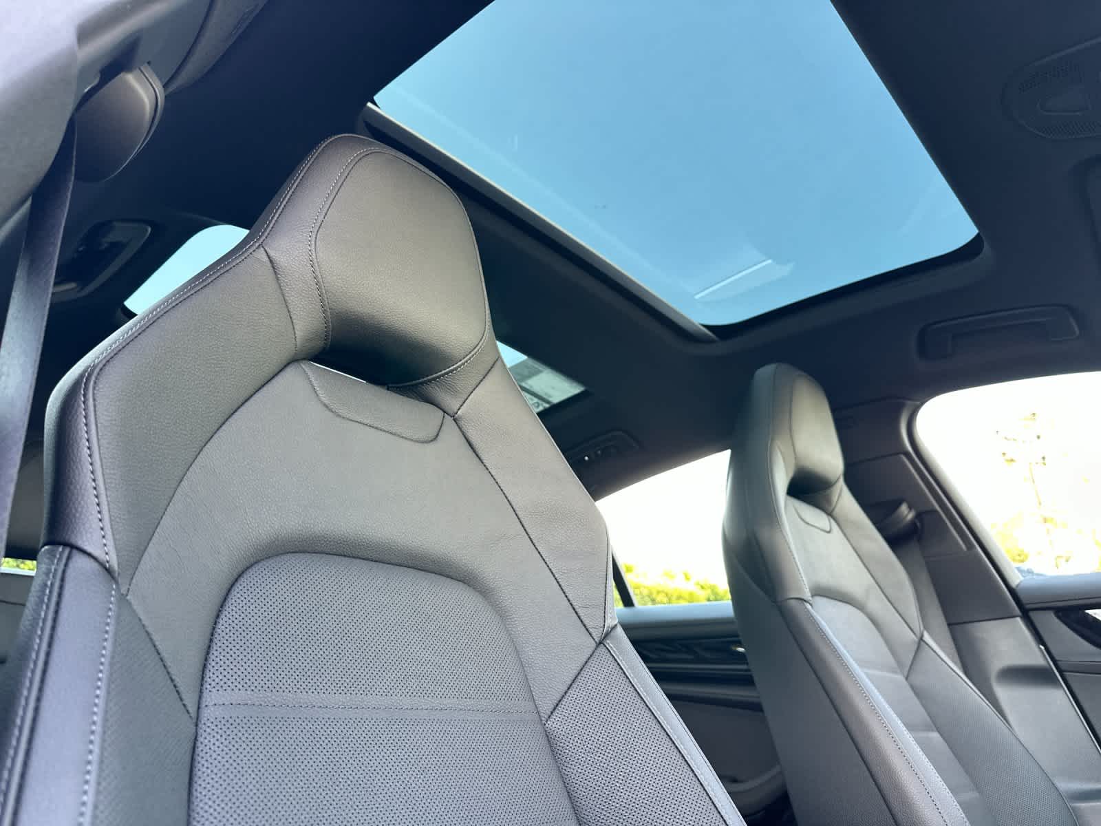 Thumbnail: 2026 Porsche Panamera - 18