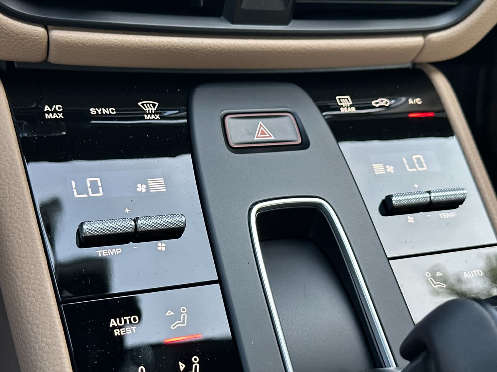 Thumbnail: 2026 Porsche Macan - 24