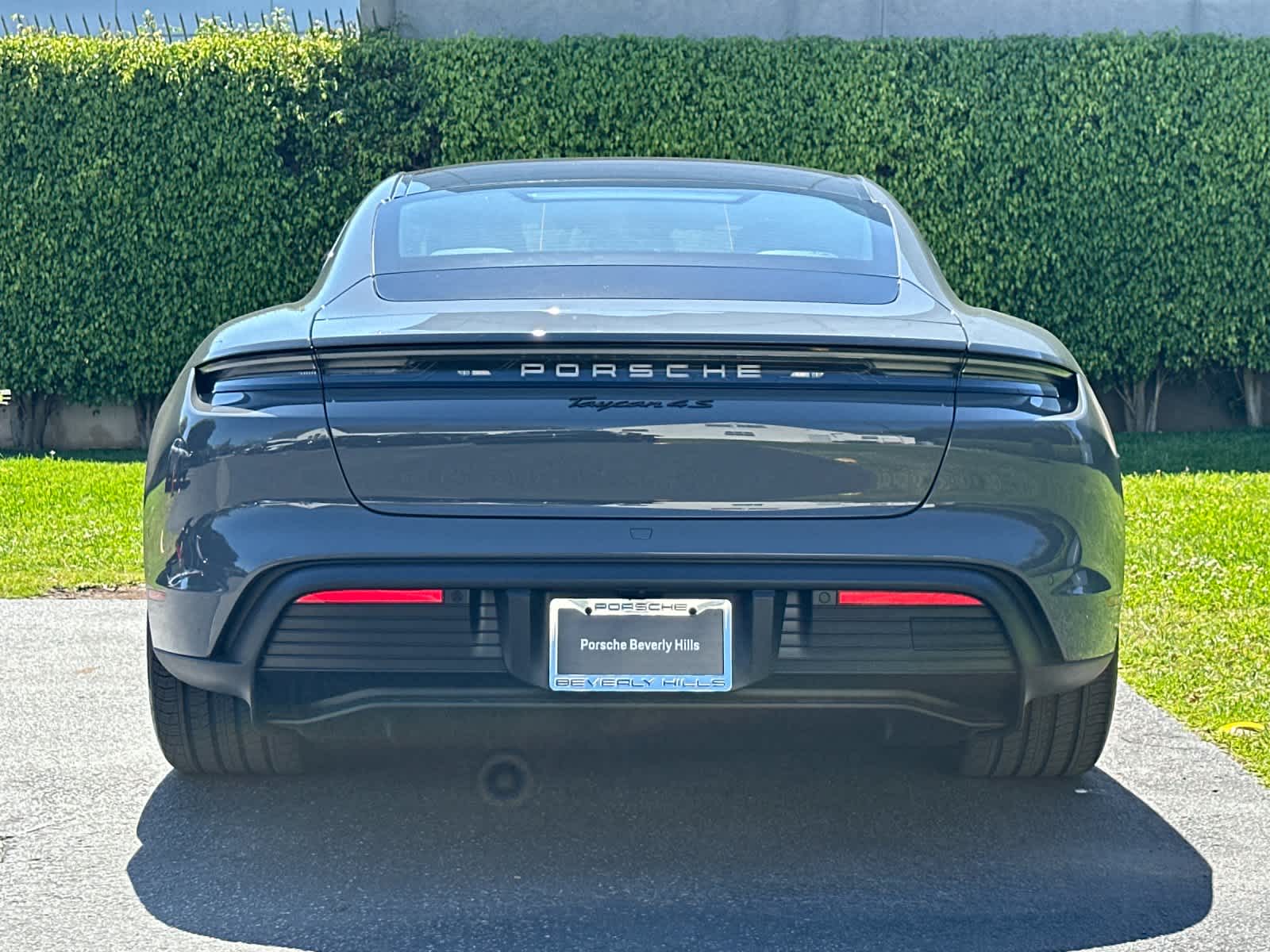 Thumbnail: 2026 Porsche Taycan - 7