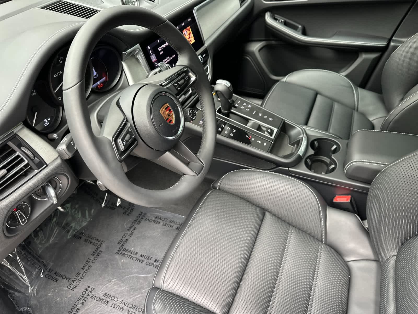 Thumbnail: 2026 Porsche Macan - 4