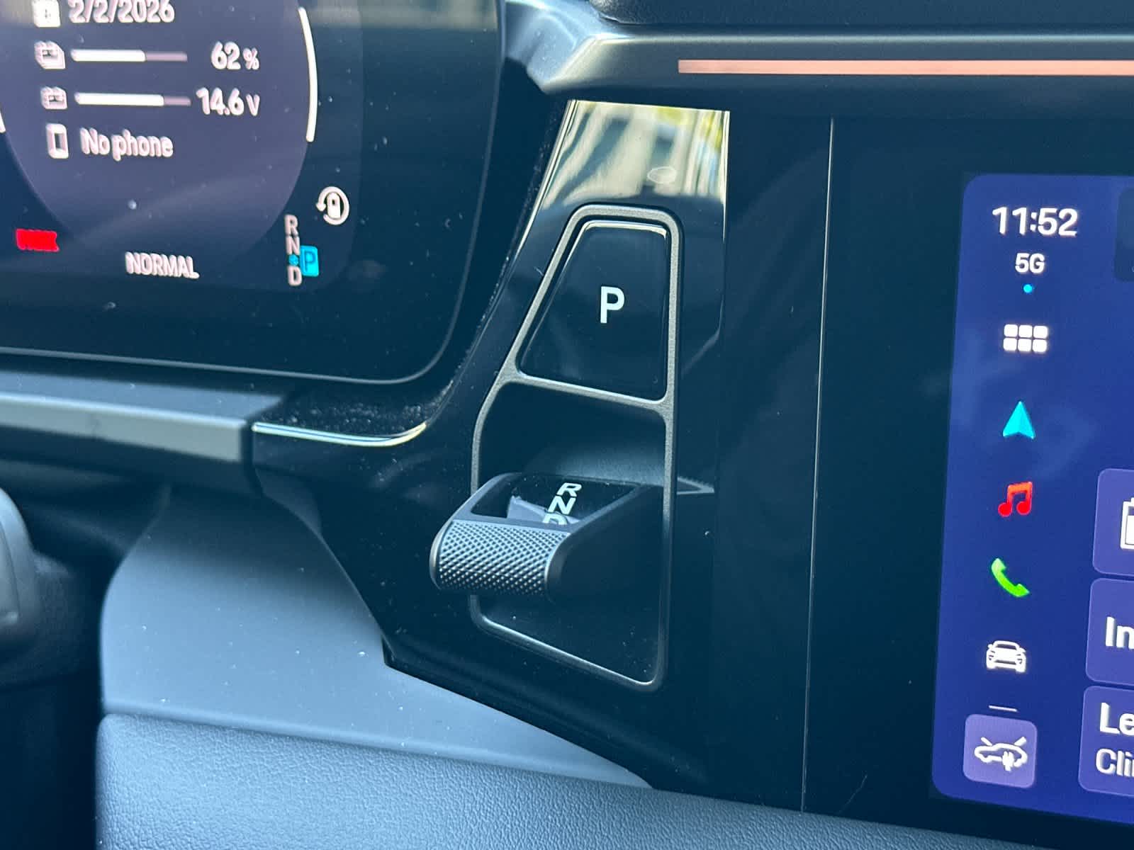 Thumbnail: 2025 Porsche Macan - 25