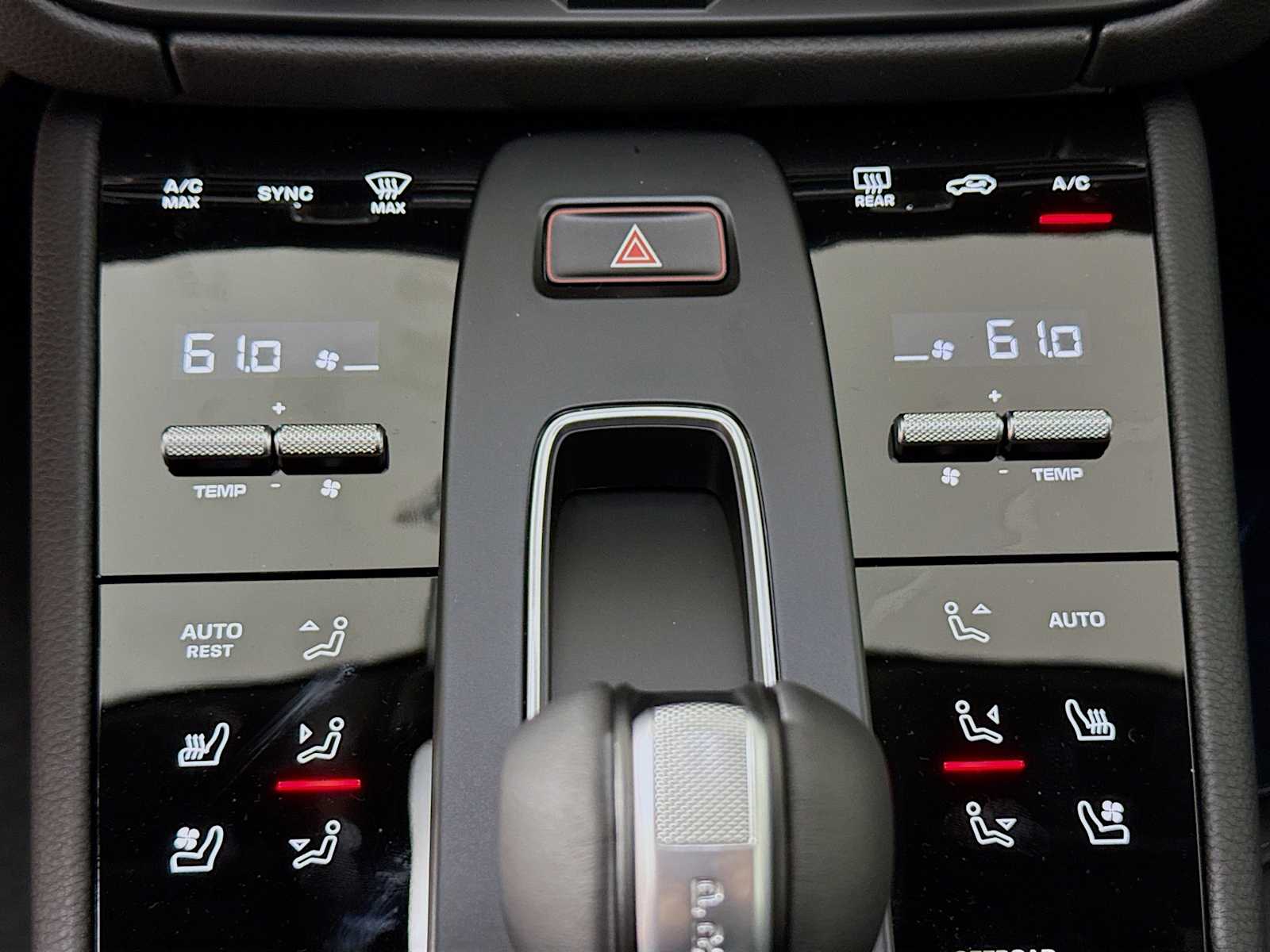 Thumbnail: 2026 Porsche Macan - 13