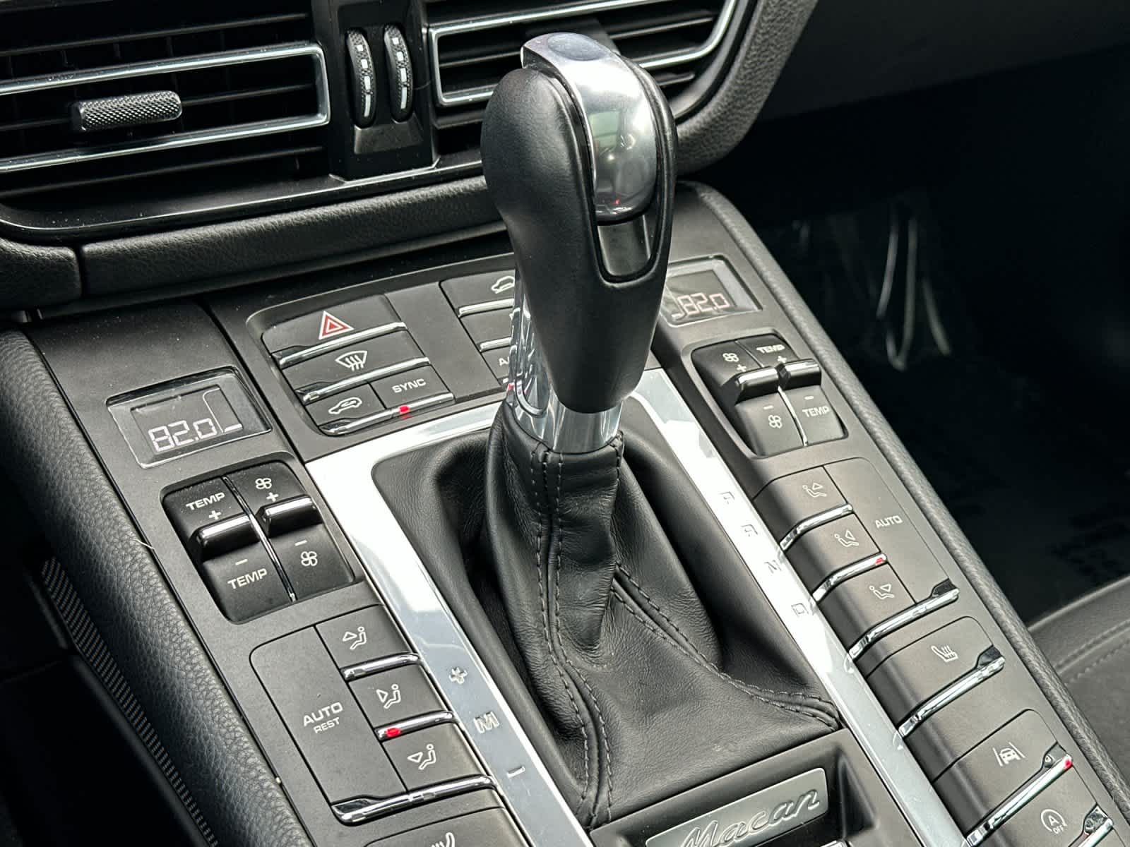 Thumbnail: 2019 Porsche Macan - 25