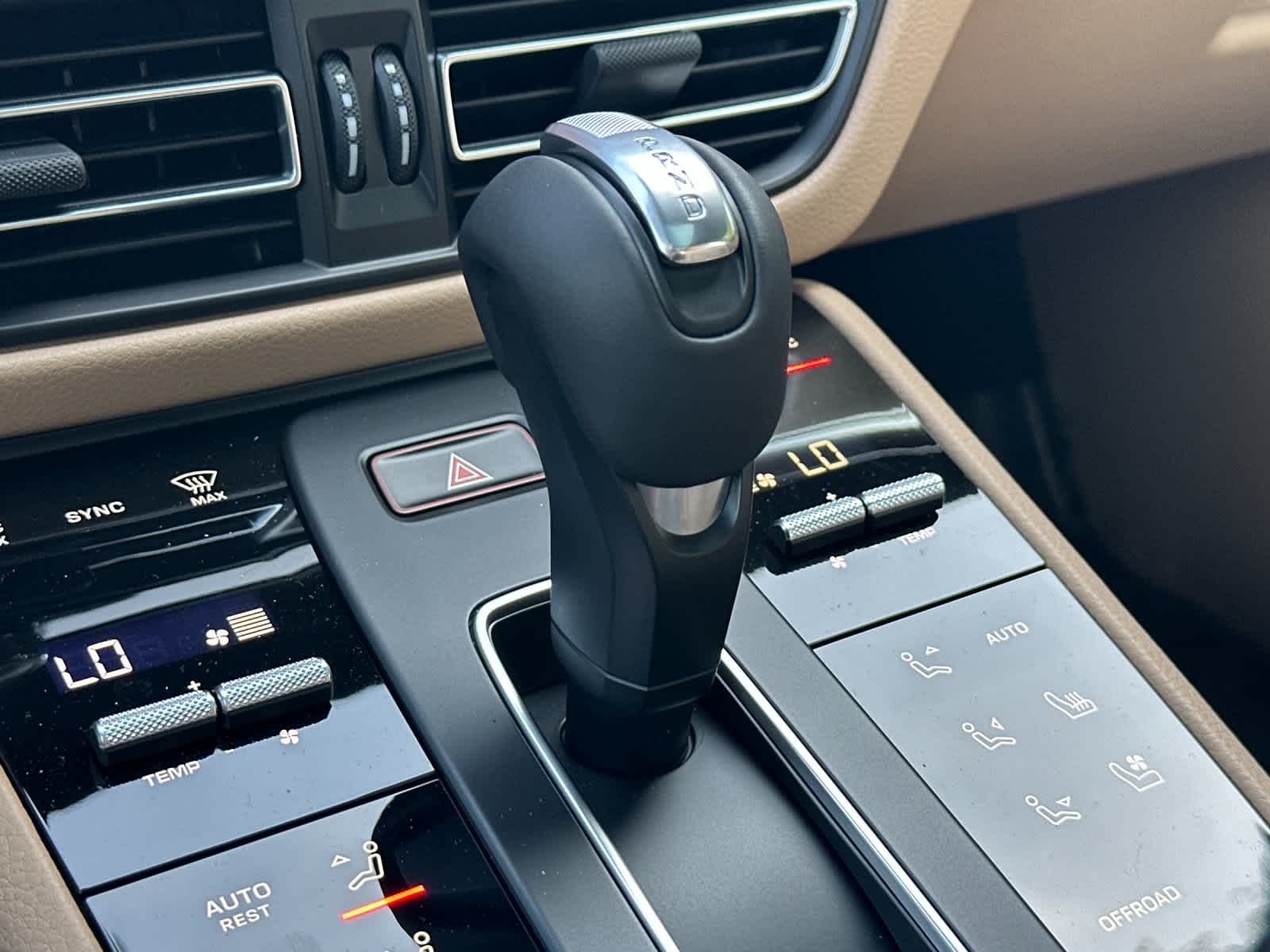 Thumbnail: 2026 Porsche Macan - 25