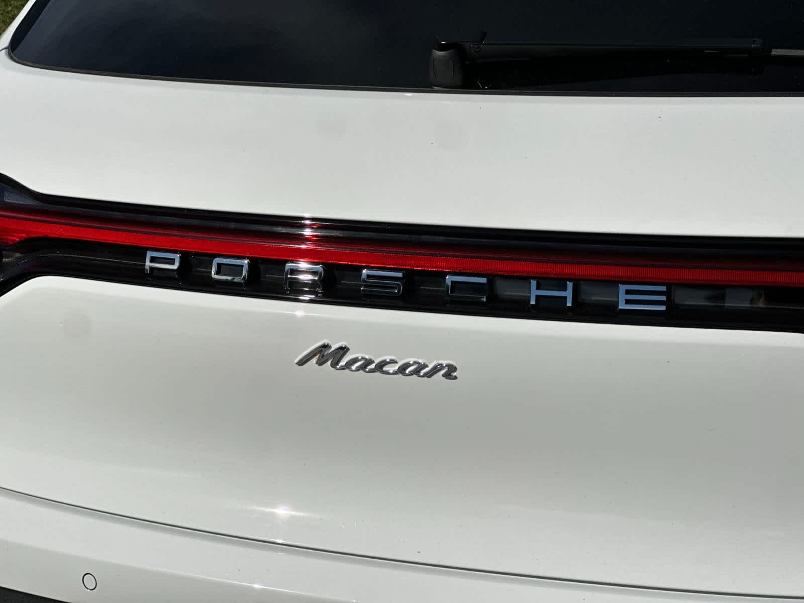 Thumbnail: 2025 Porsche Macan - 32