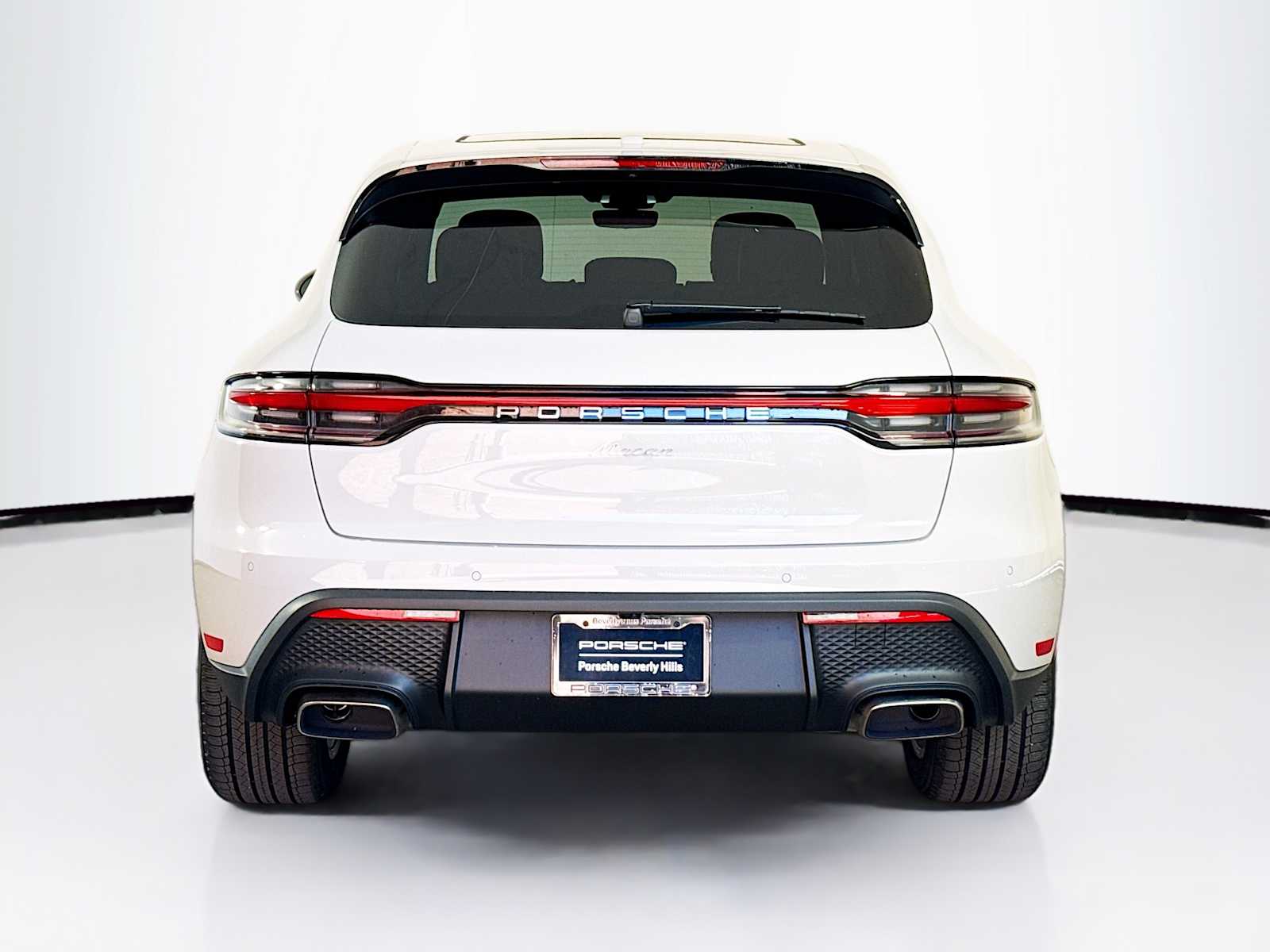 Thumbnail: 2026 Porsche Macan - 10