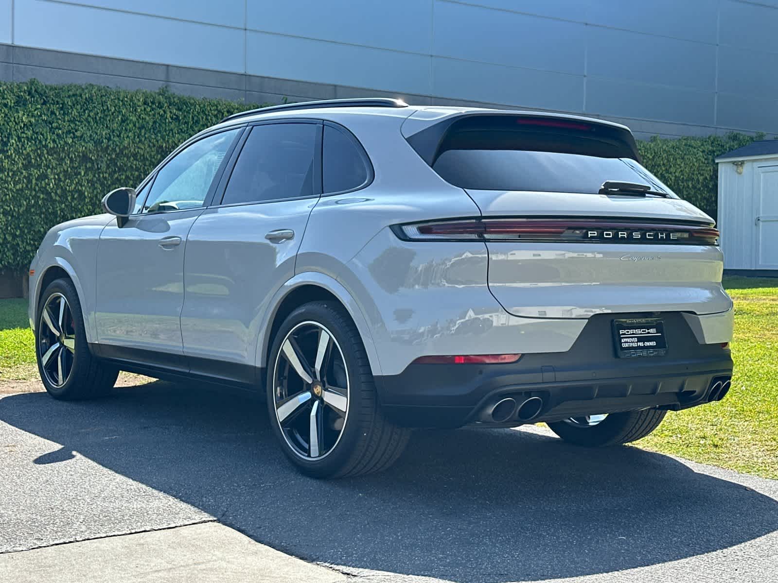 Thumbnail: 2024 Porsche Cayenne - 3