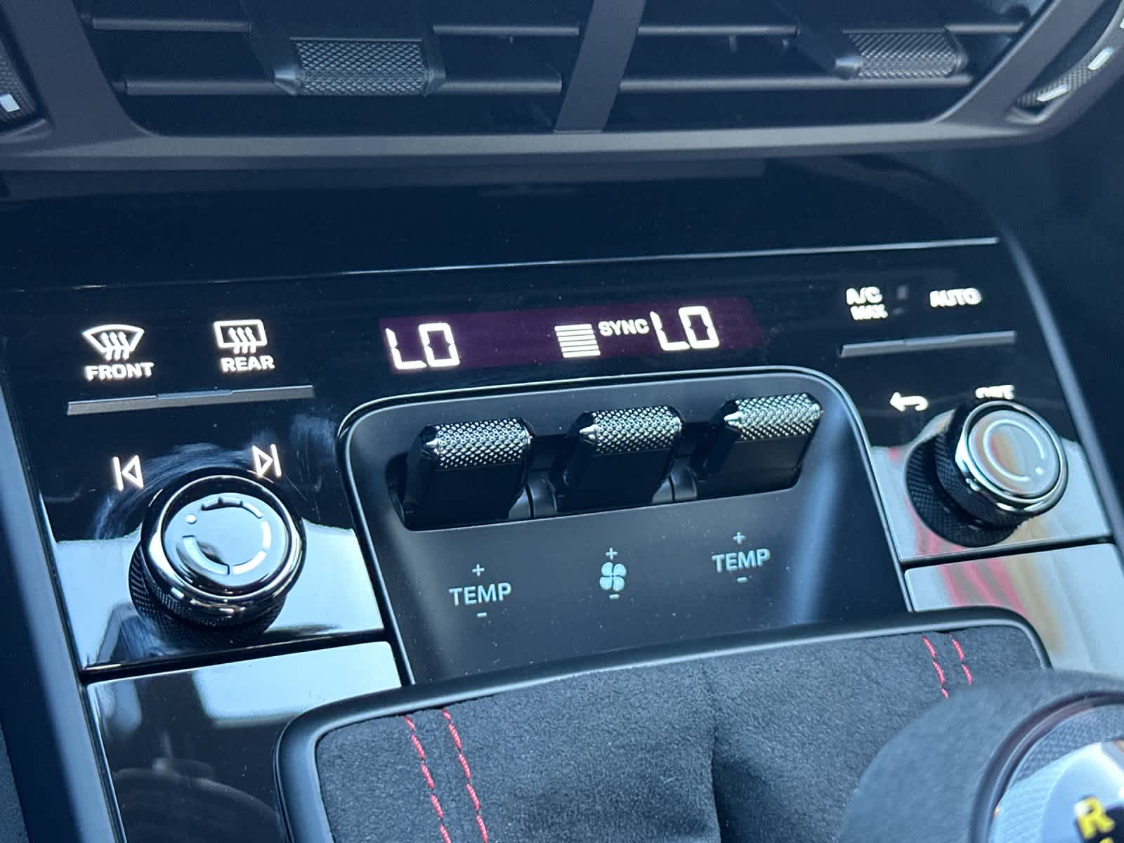 Thumbnail: 2025 Porsche 911 - 18