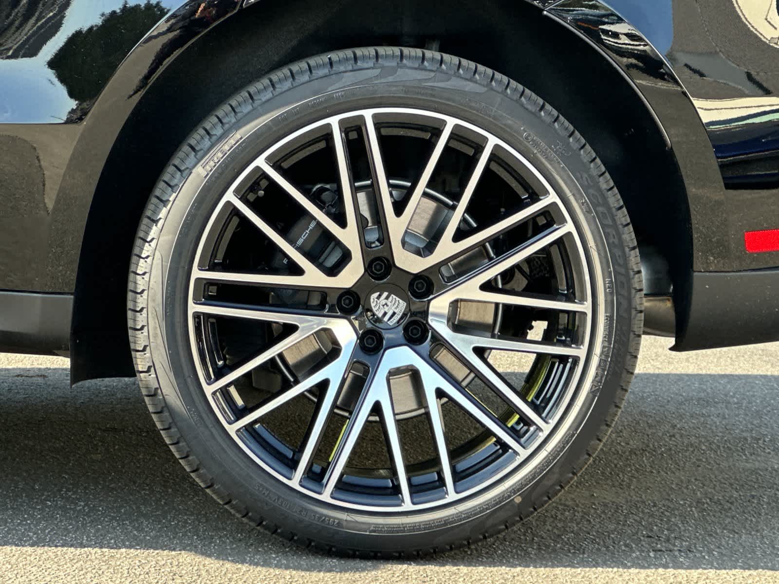 Thumbnail: 2026 Porsche Macan - 31