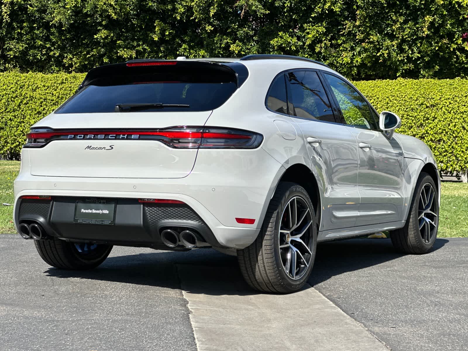 Thumbnail: 2026 Porsche Macan - 8