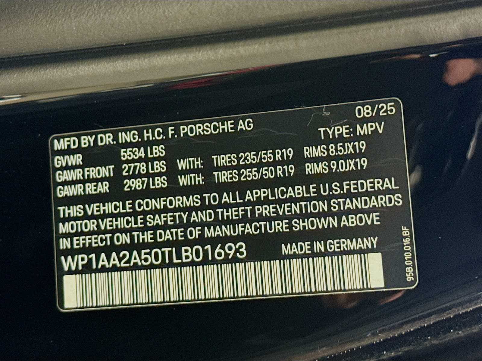 Thumbnail: 2026 Porsche Macan - 25