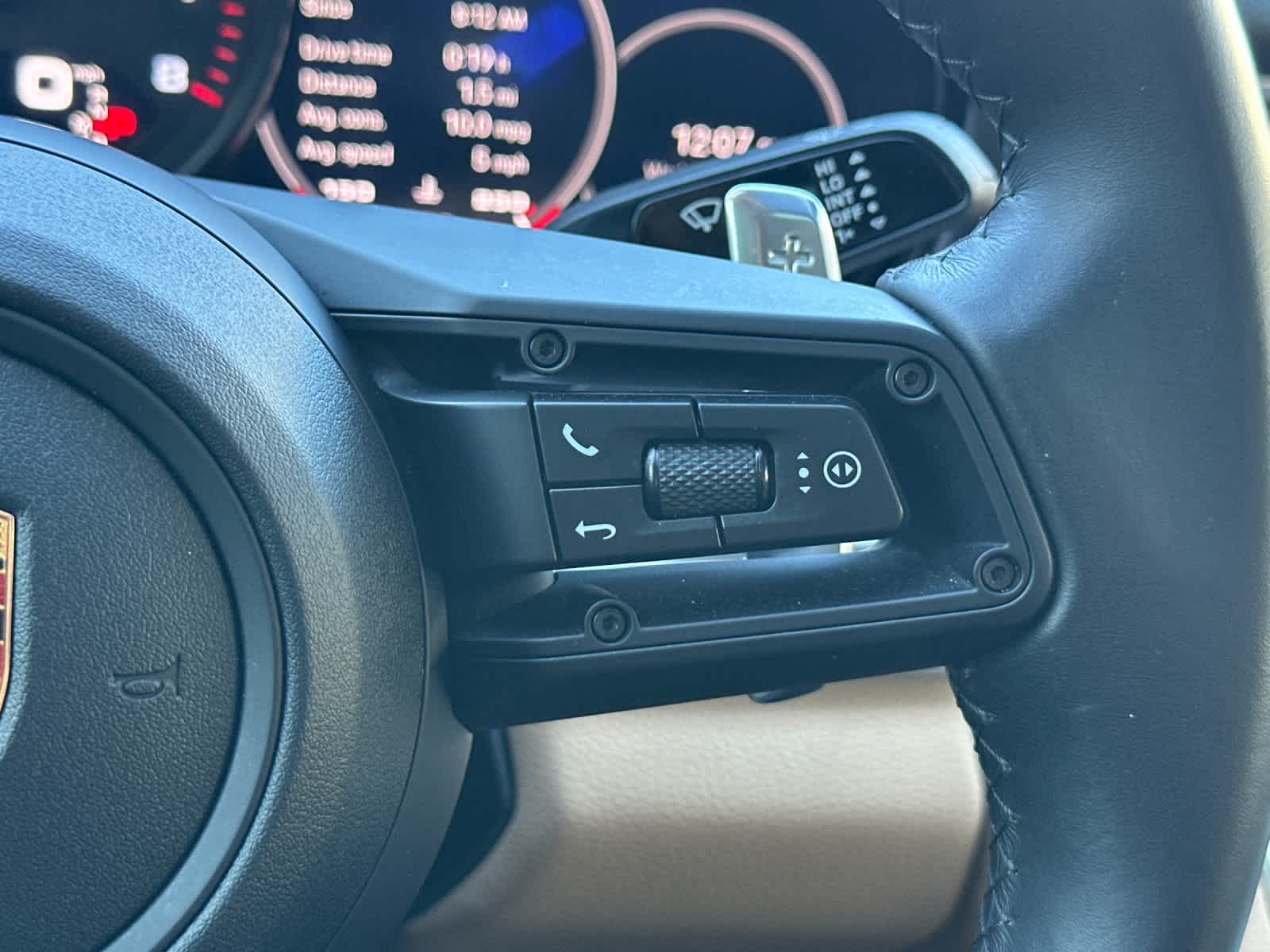 Thumbnail: 2022 Porsche Panamera - 27