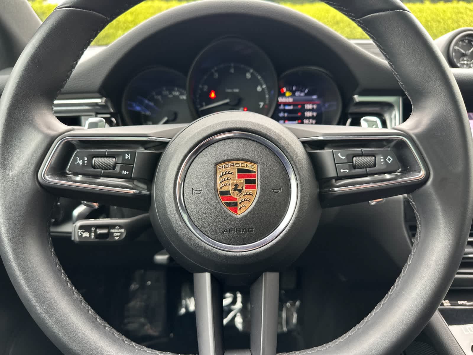 Thumbnail: 2025 Porsche Macan - 25