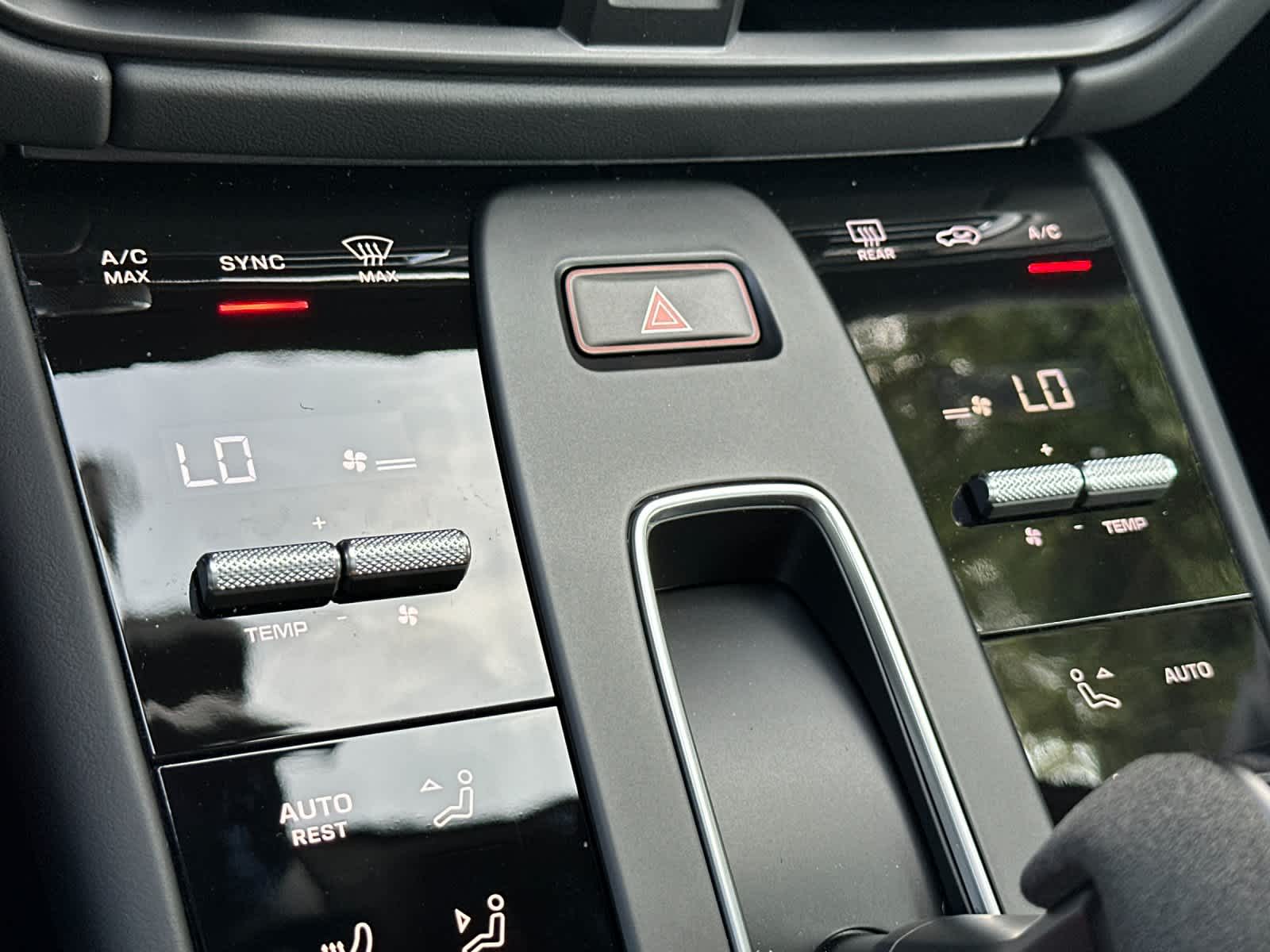 Thumbnail: 2026 Porsche Macan - 24