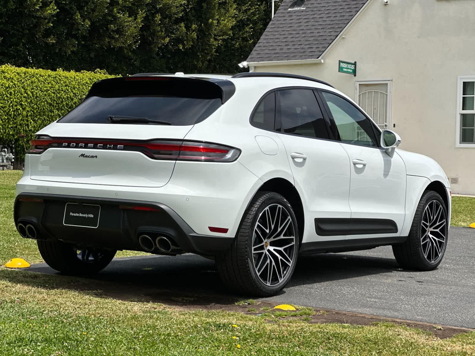 Thumbnail: 2026 Porsche Macan - 8