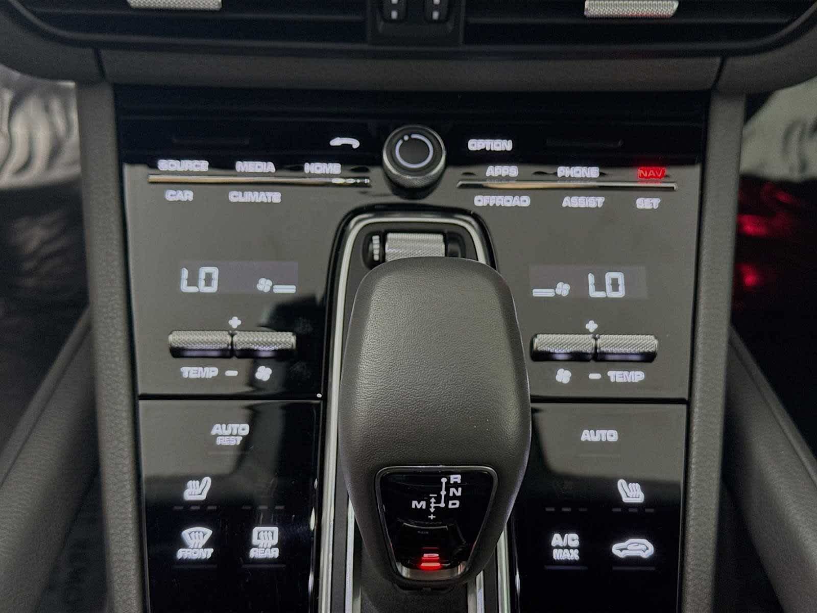 Thumbnail: 2022 Porsche Cayenne - 13