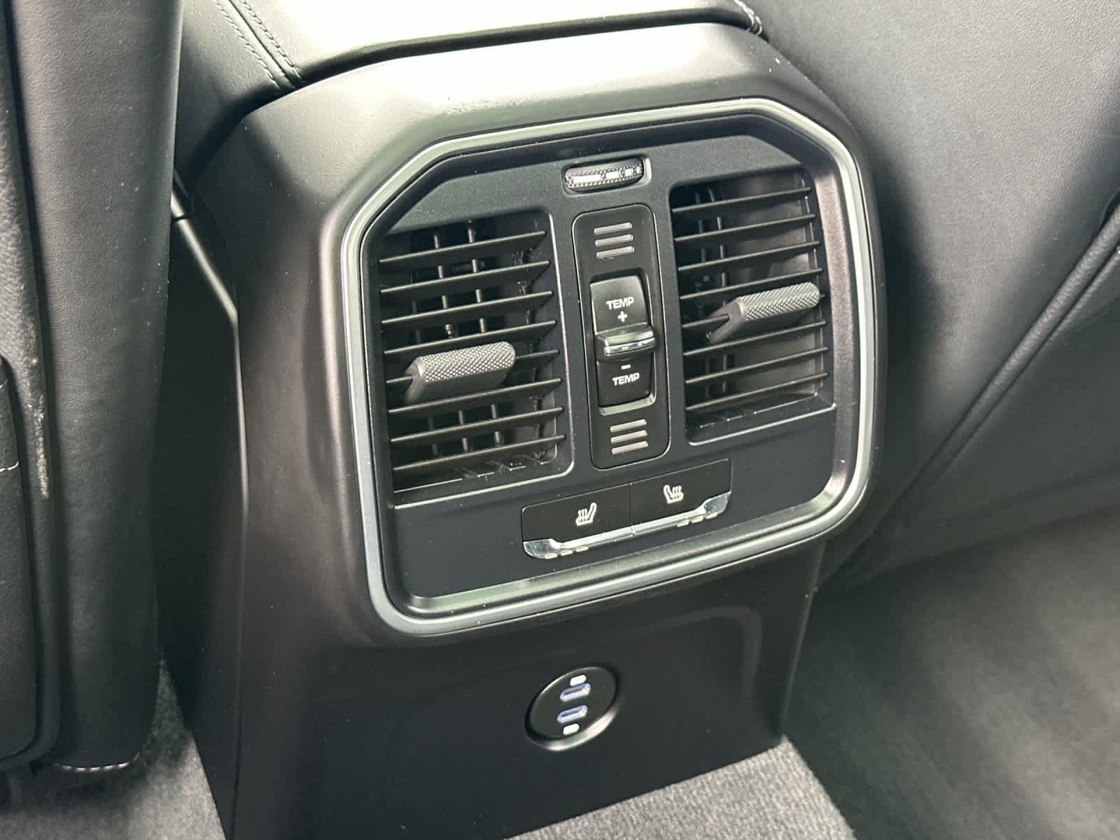 Thumbnail: 2025 Porsche Macan - 14