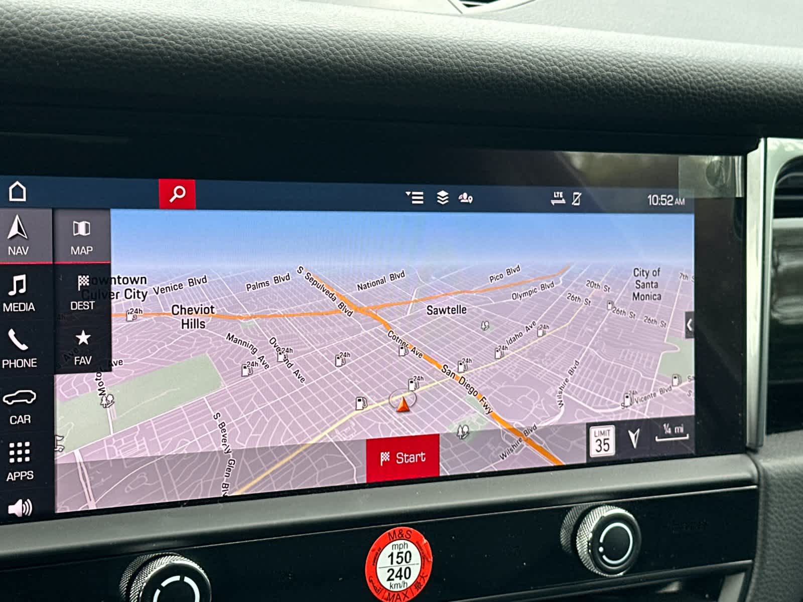 Thumbnail: 2025 Porsche Macan - 21