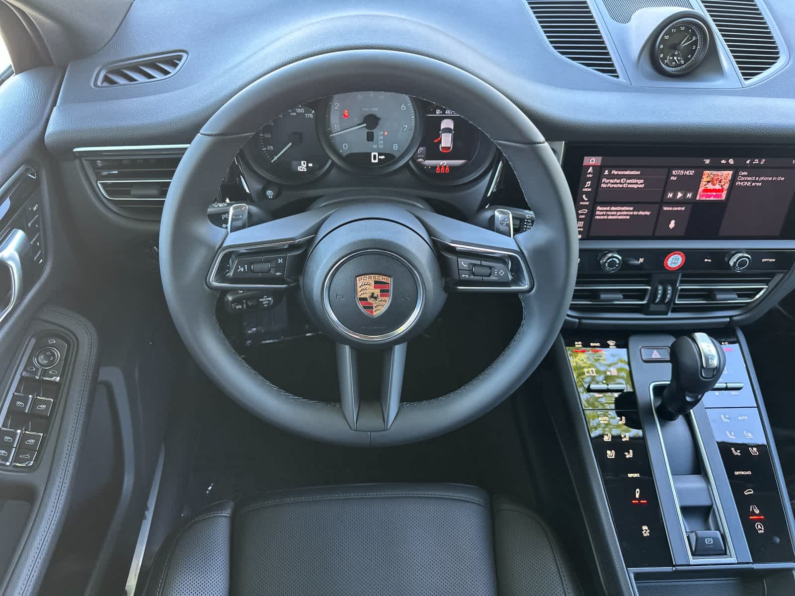 Thumbnail: 2026 Porsche Macan - 15