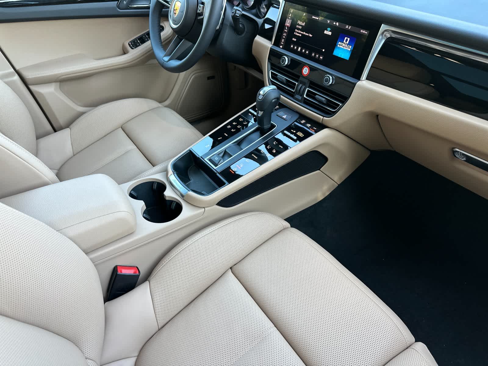 Thumbnail: 2026 Porsche Macan - 17