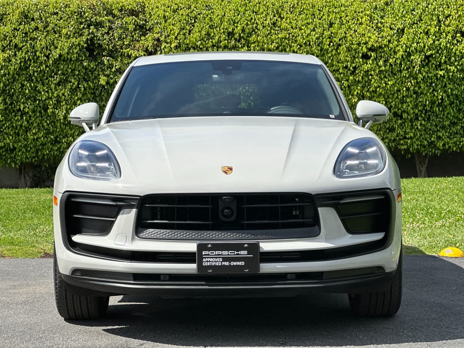 Thumbnail: 2025 Porsche Macan - 11