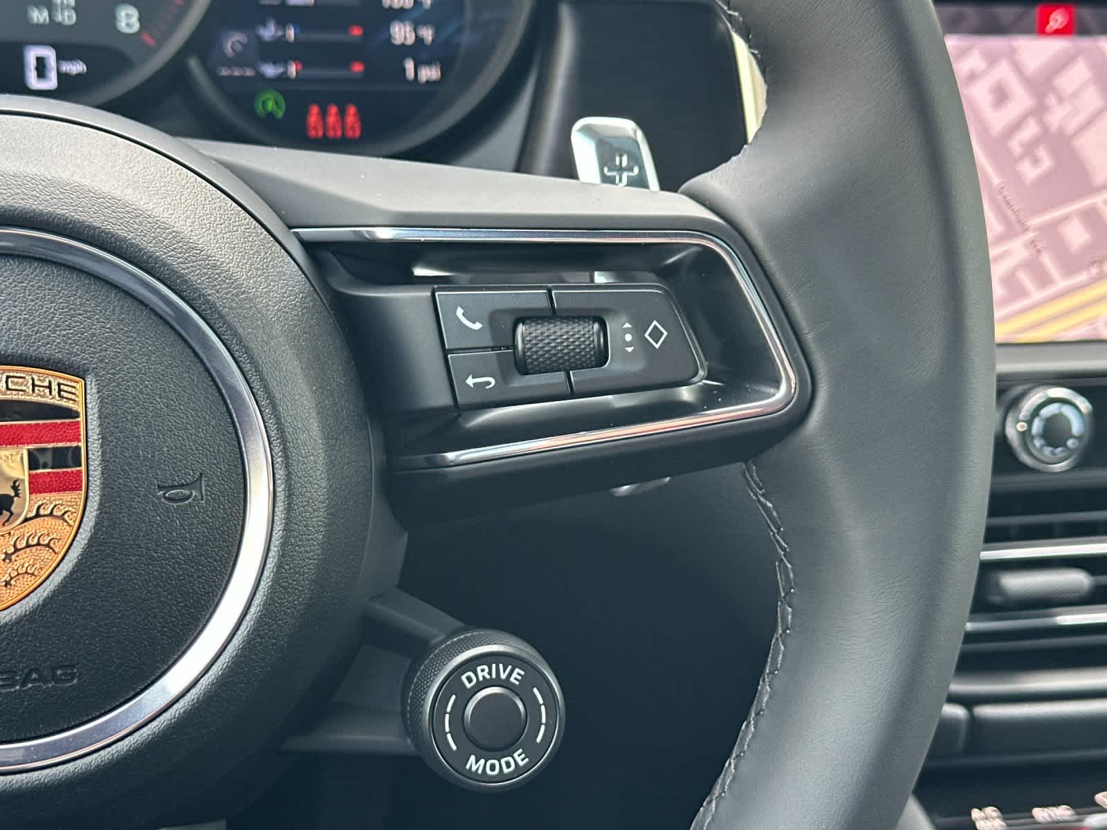 Thumbnail: 2026 Porsche Macan - 28