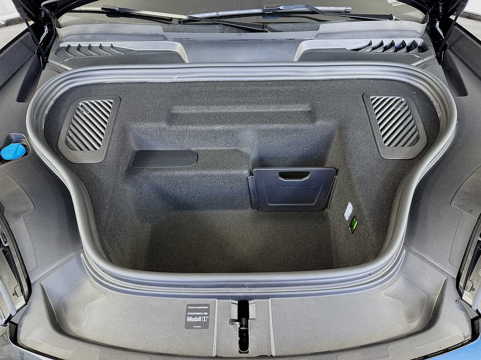 Thumbnail: 2025 Porsche Macan - 23