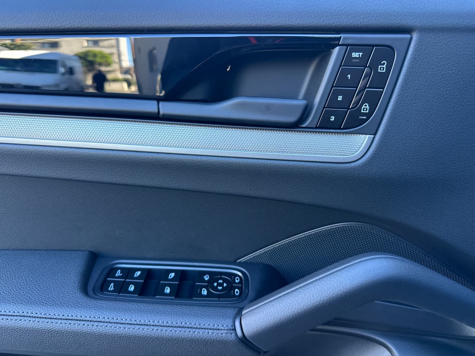 Thumbnail: 2026 Porsche Cayenne - 12