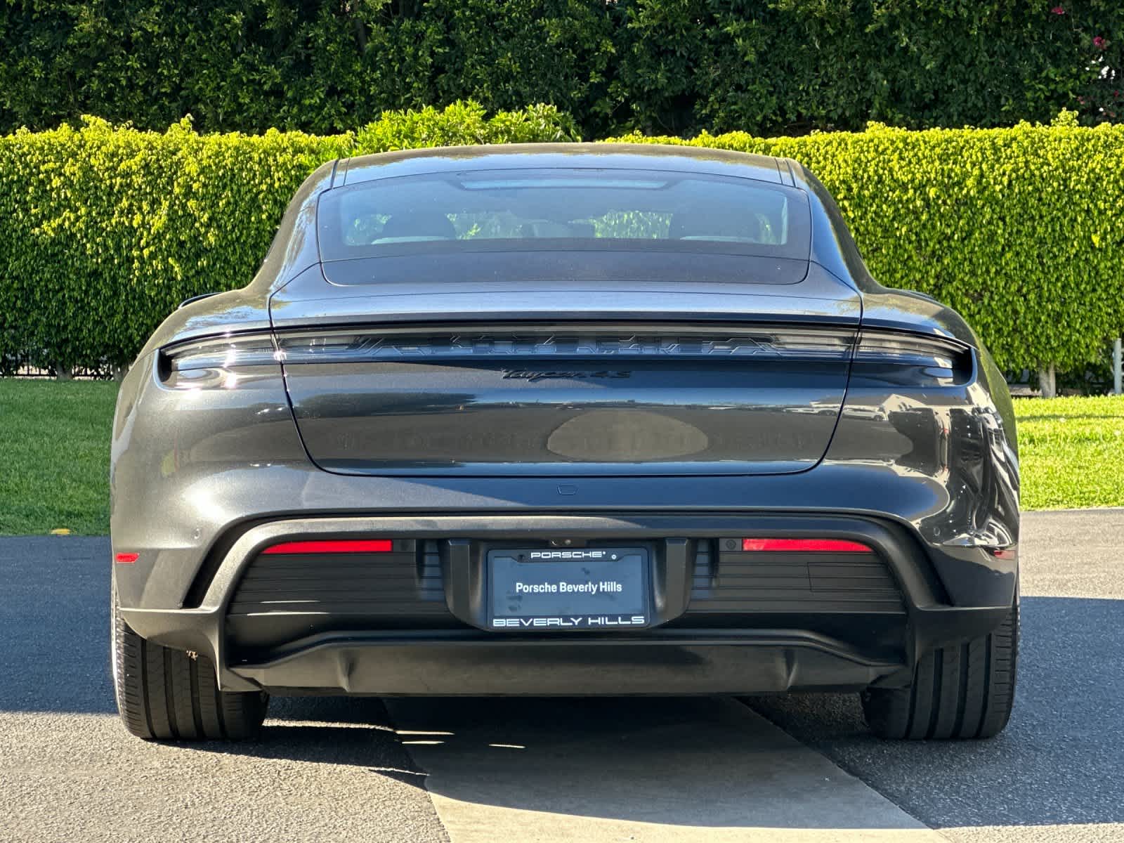 Thumbnail: 2022 Porsche Taycan - 7