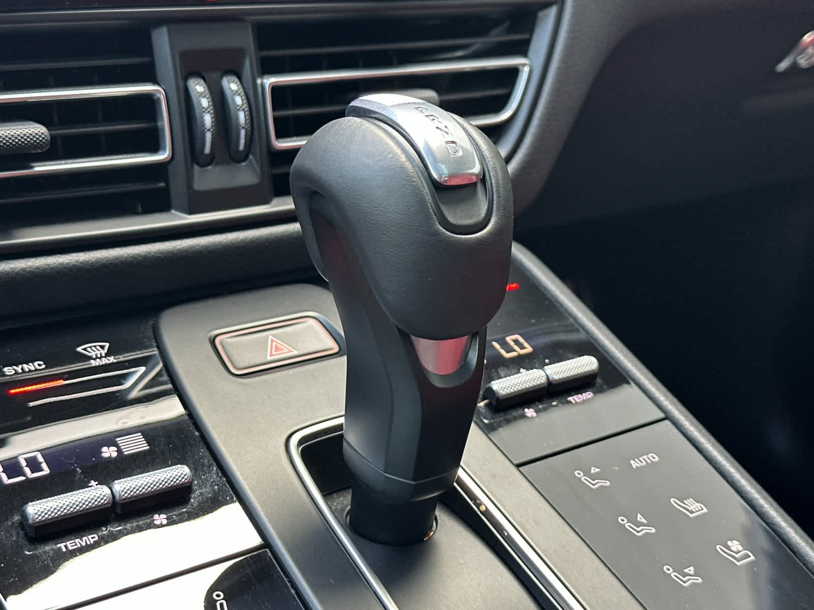 Thumbnail: 2025 Porsche Macan - 26