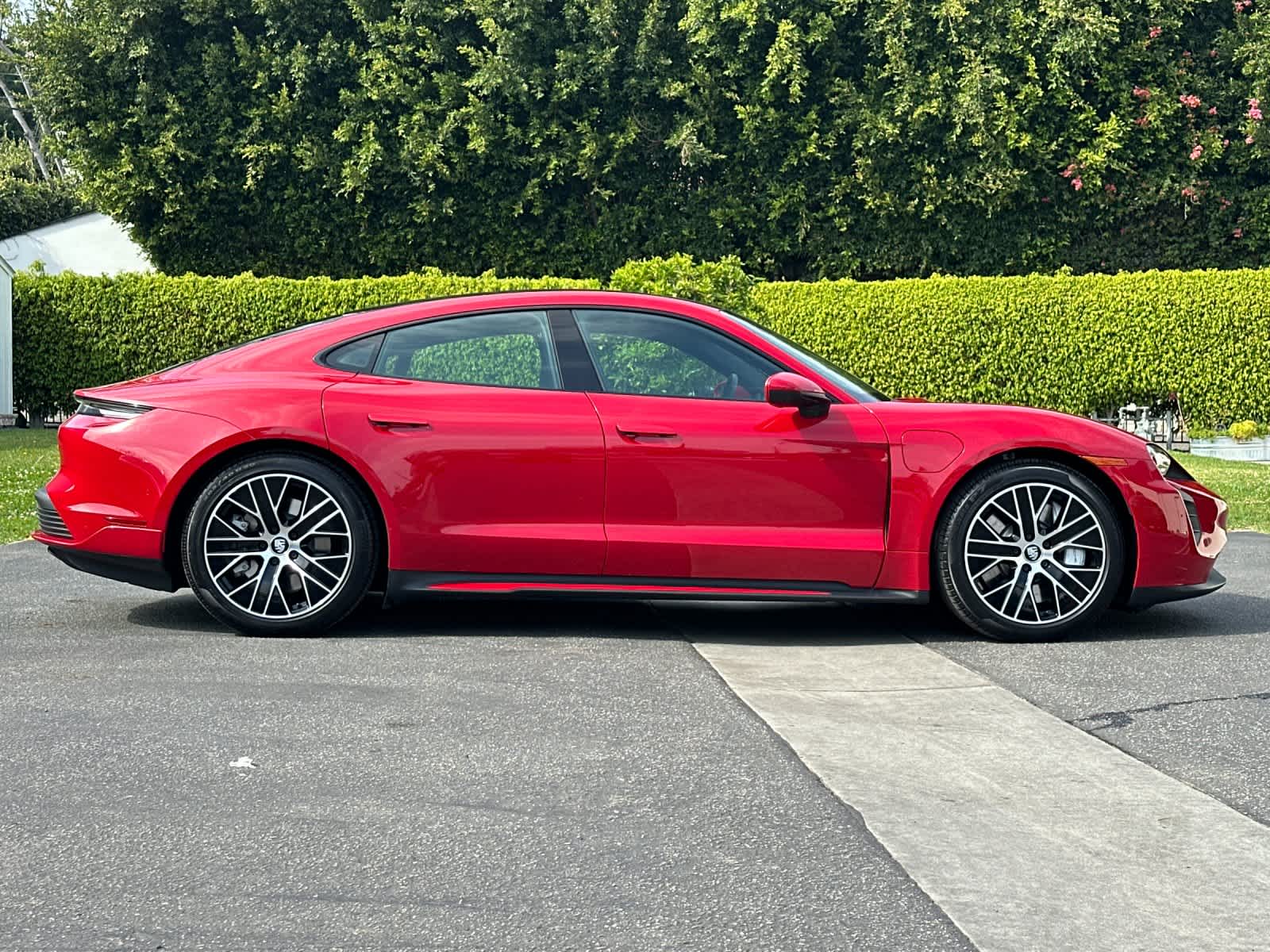 Thumbnail: 2024 Porsche Taycan - 9