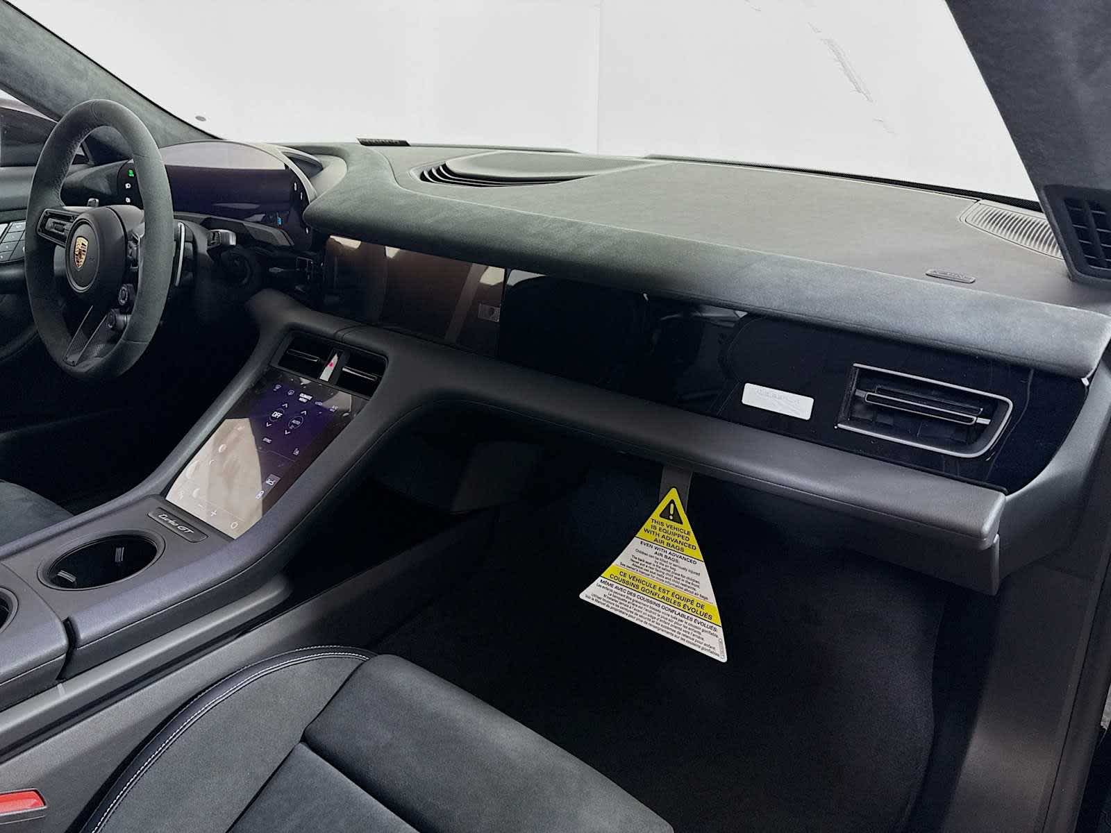 Thumbnail: 2025 Porsche Taycan - 22