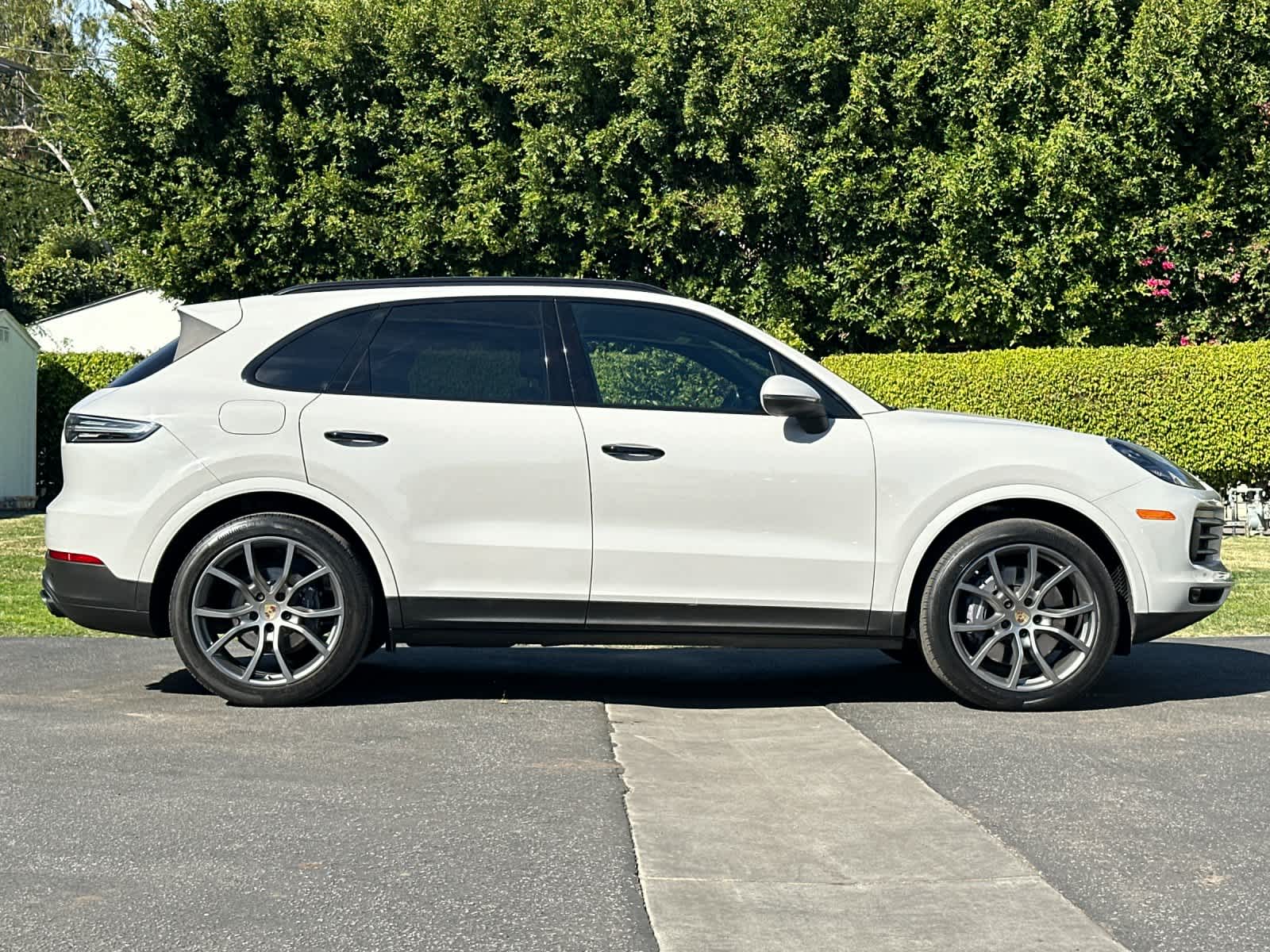 Thumbnail: 2022 Porsche Cayenne - 9