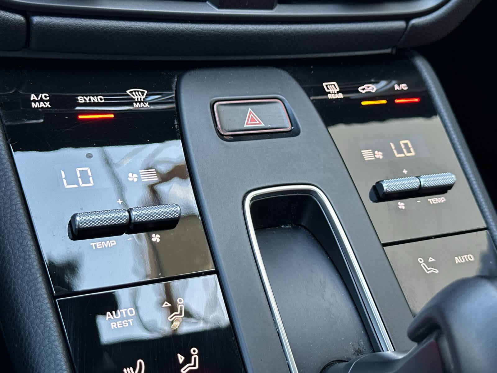 Thumbnail: 2025 Porsche Macan - 24